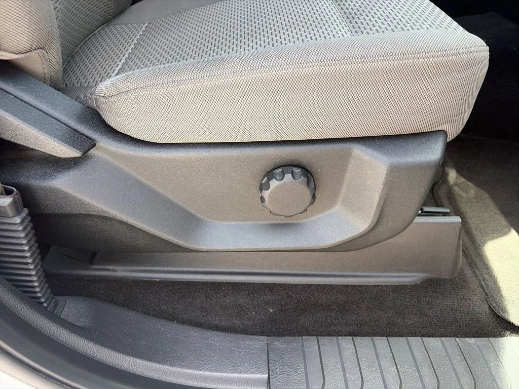 Used 2015 White Ford XLT image 31