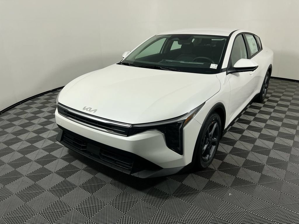 New 2026 Snow White Pearl Kia LXS image 8