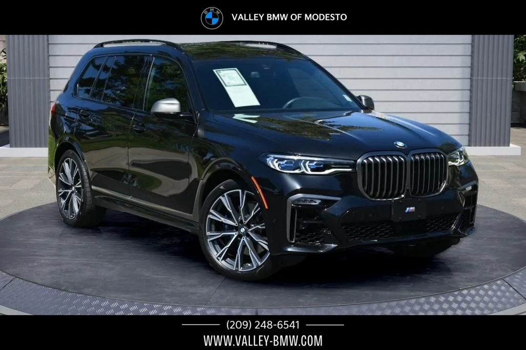 2020 BMW X7 M50i's photo