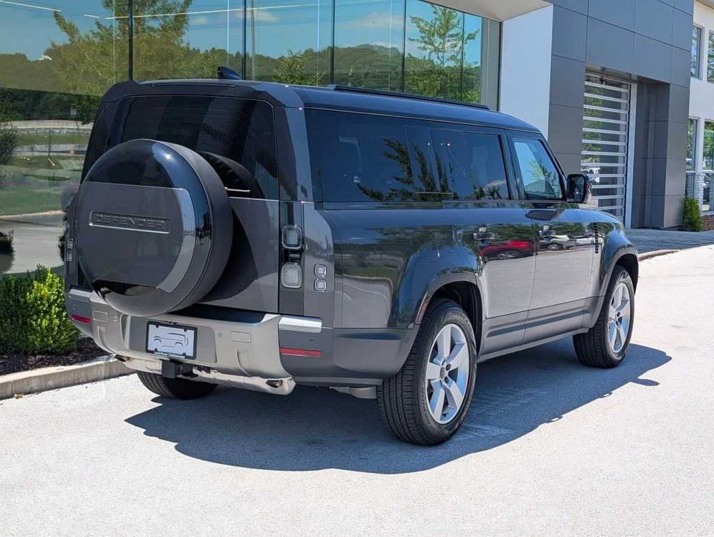 New 2026 Carpathian Grey Land Rover S image 7