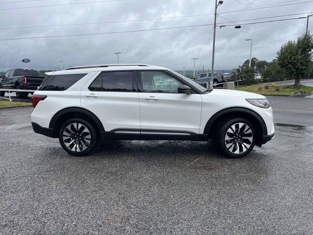 New 2026 Star White Metallic Tri-Coat Ford Platinum image 2