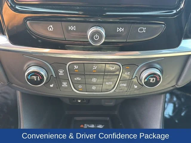 Used 2023 Silver Sage Metallic Chevrolet LT Cloth image 14