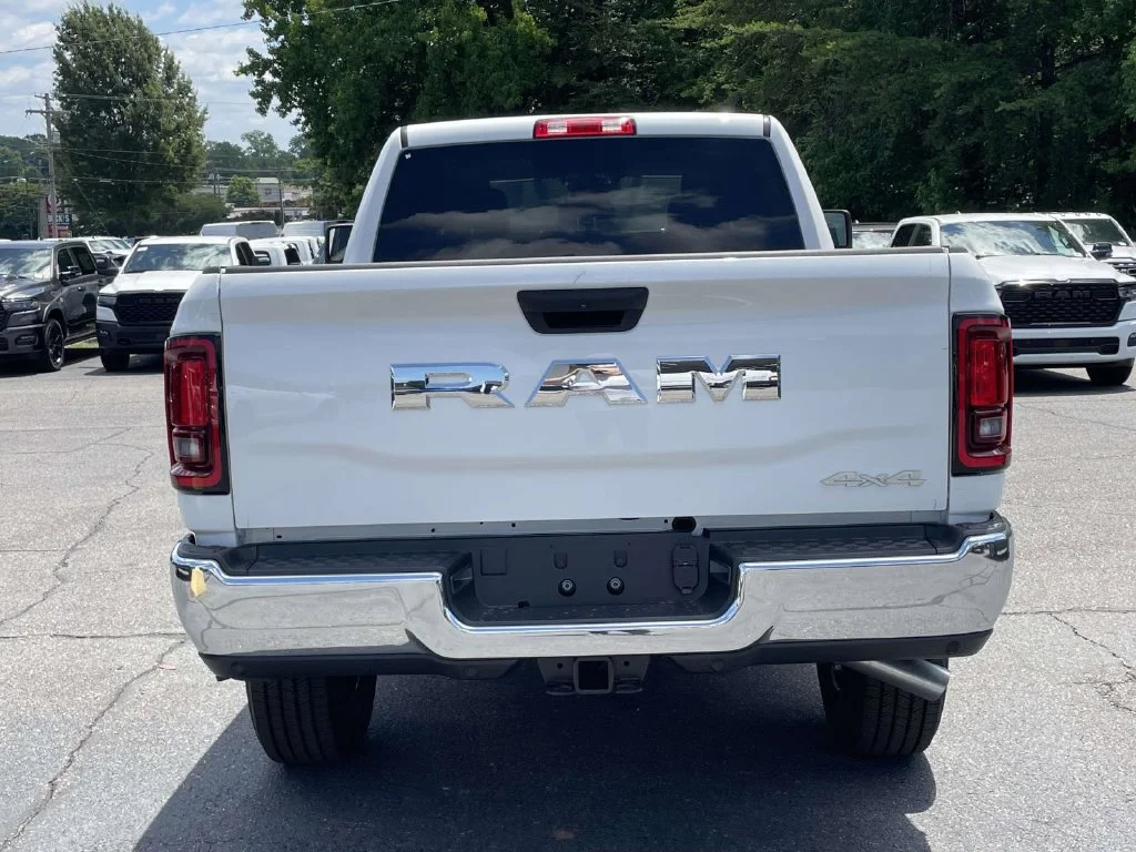 New 2026 Bright White Clear-Coat Exterior Paint RAM Tradesman image 7