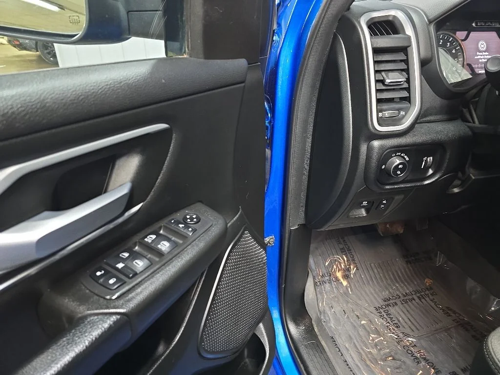 Used 2022 Blue Ram Big Horn/Lone Star image 27
