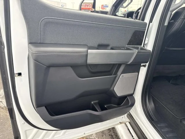 Used 2023 White Ford Lariat image 19
