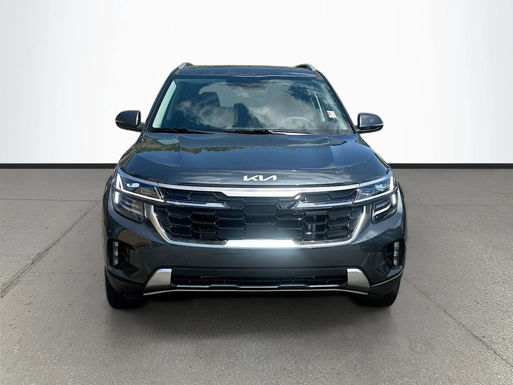 New 2026 Gravity Gray Kia SX image 2