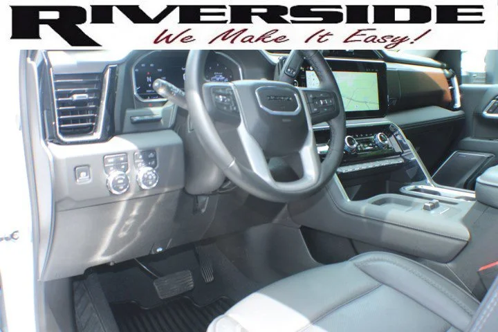 Certified Used 2025 White Frost Tricoat GMC Denali image 9