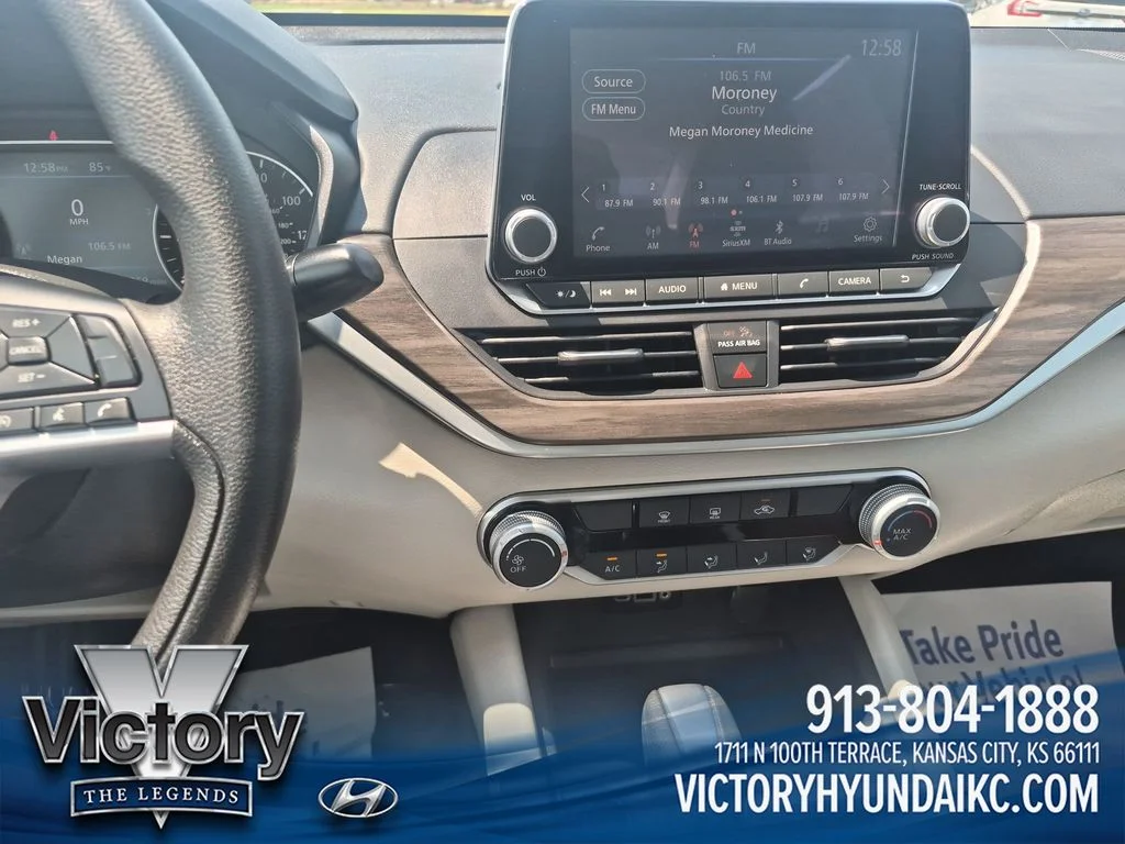 Used 2025 Black Nissan 2.5 SV image 17