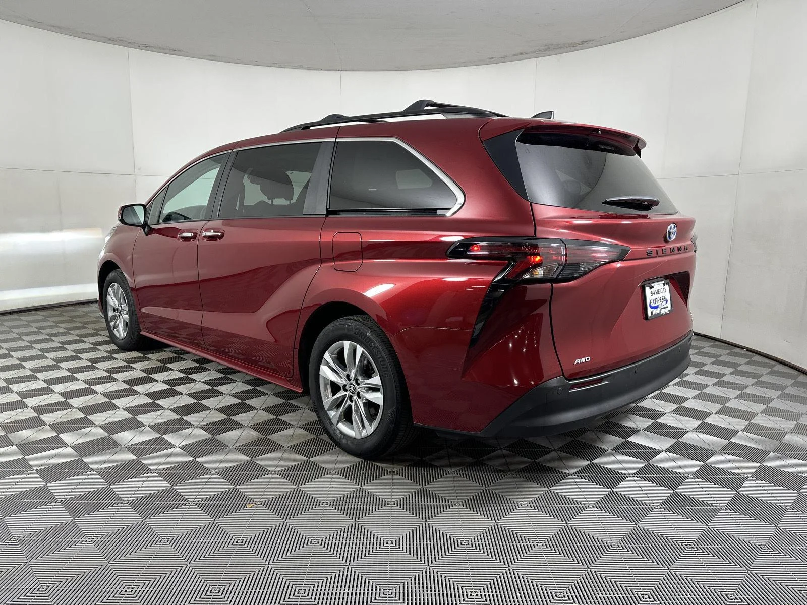Used 2024 Ruby Flare Pearl Toyota XLE image 6