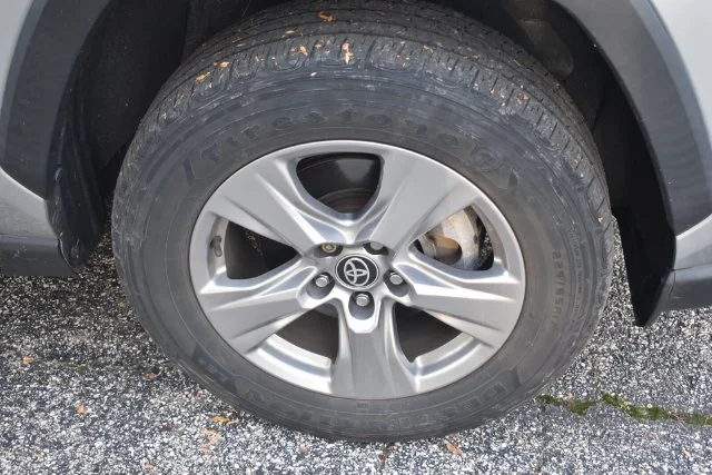 Used 2023  Toyota XLE image 12