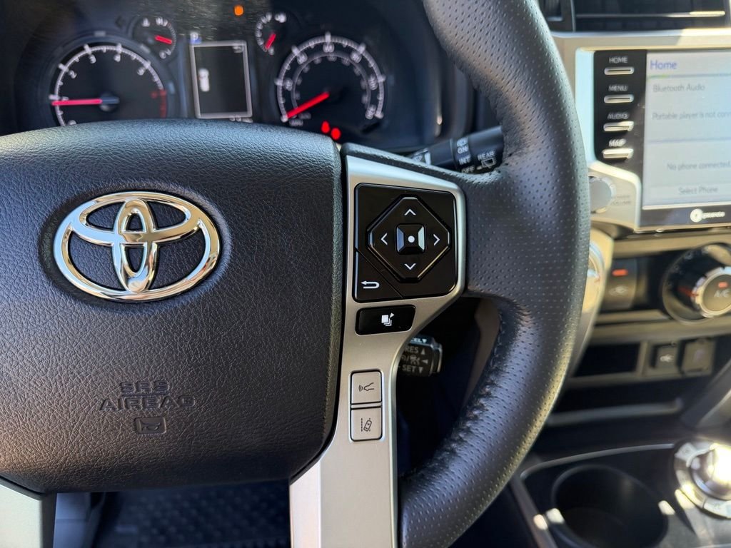 Used 2022 White Toyota SR5 image 18