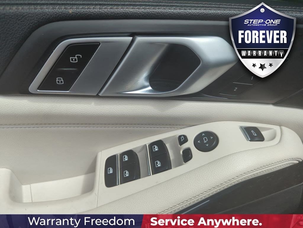 Used 2019 Gray BMW xDrive40i image 19