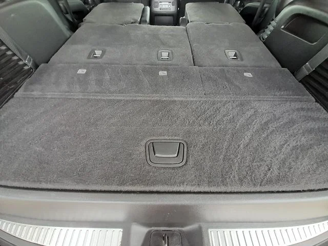 Used 2018 White GMC SLT image 57
