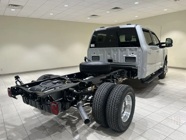 New 2026 Avalanche Gray Ford F-350® LARIAT® image 37