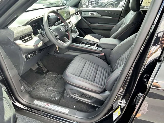 New 2026 Agate Black Metallic Ford ST-Line image 8