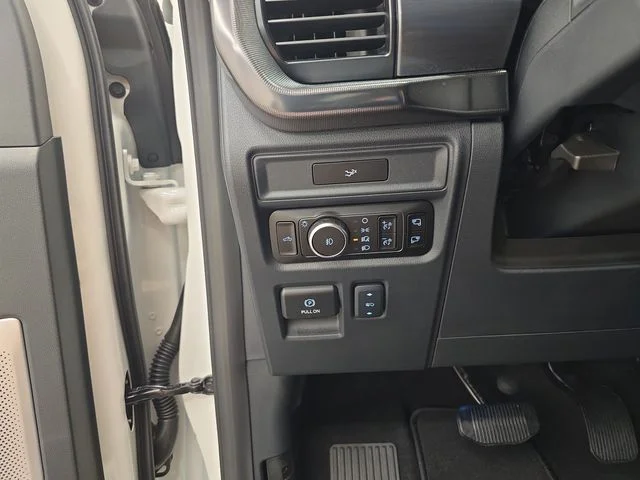 New 2026 Star White Metallic Tri-Coat Ford Lariat® image 40