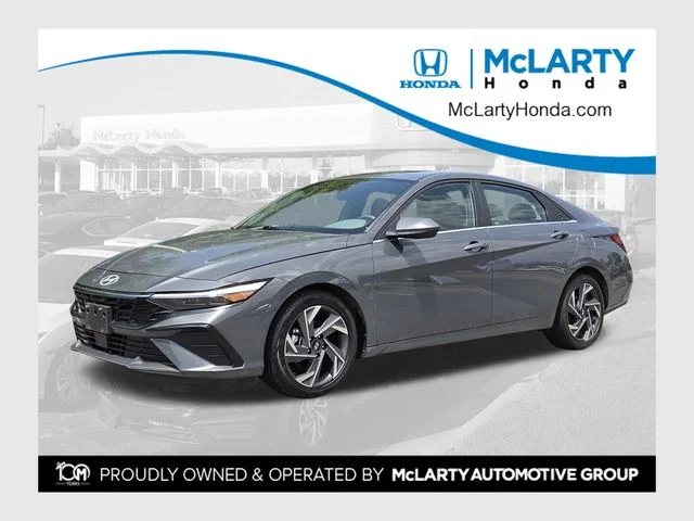 Used 2025 Gray Hyundai SEL Convenience image 1