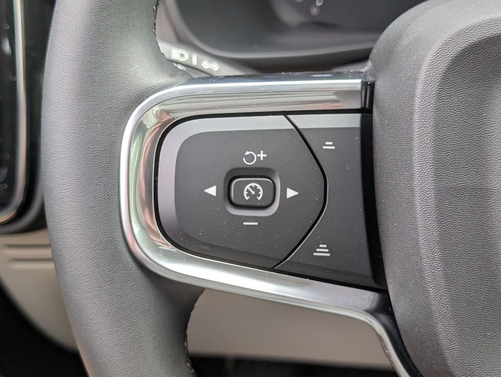 2026 Volvo XC40 Ultra - Photo 16