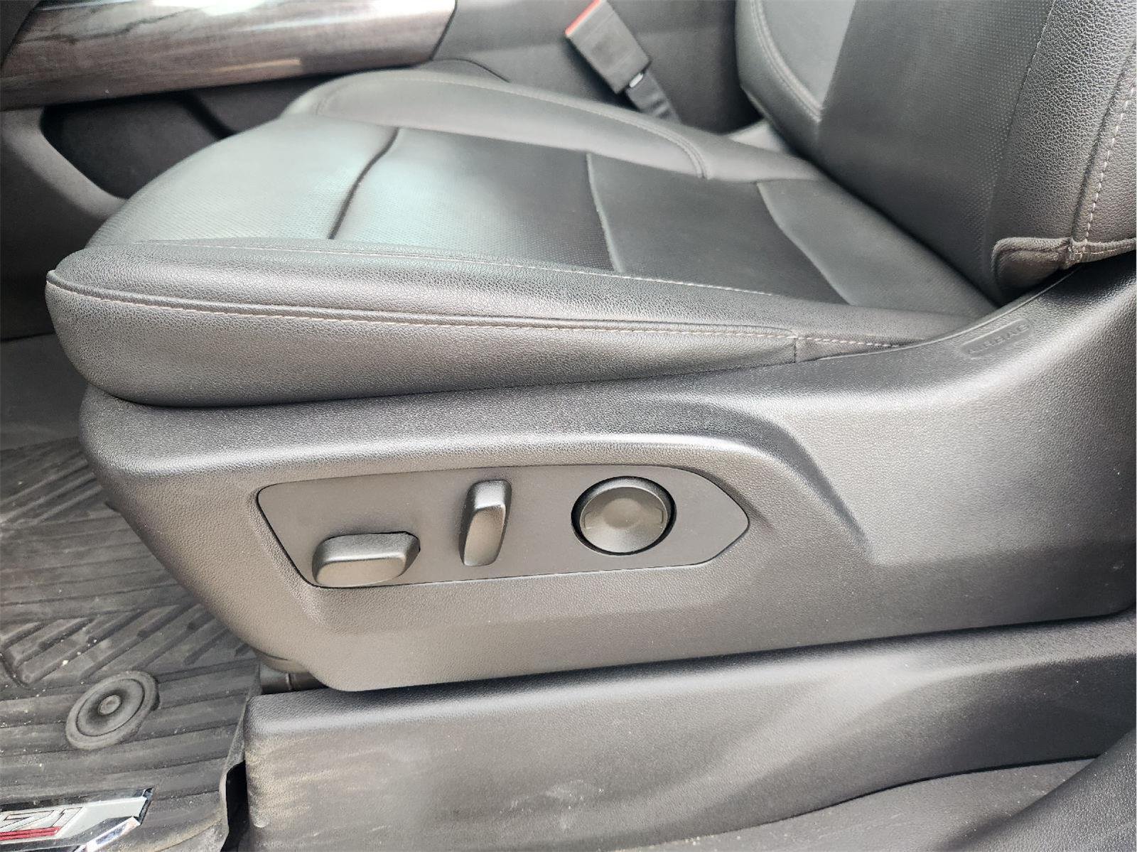 Used 2023 Iridescent Pearl Tricoat CHEVROLET LTZ image 24