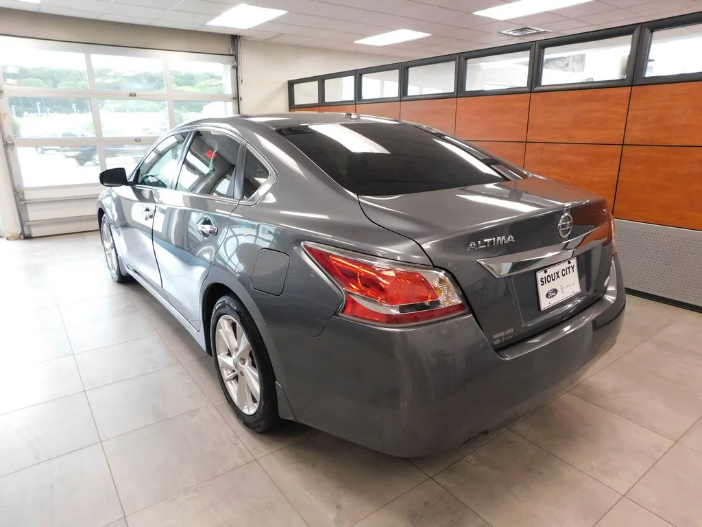 Used 2015 Gun Metallic Nissan 2.5 SL image 6