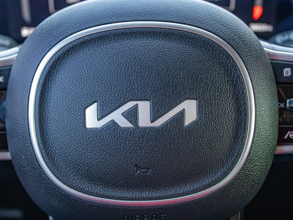 Used 2025 Aurora Black Pearl Kia SX image 37