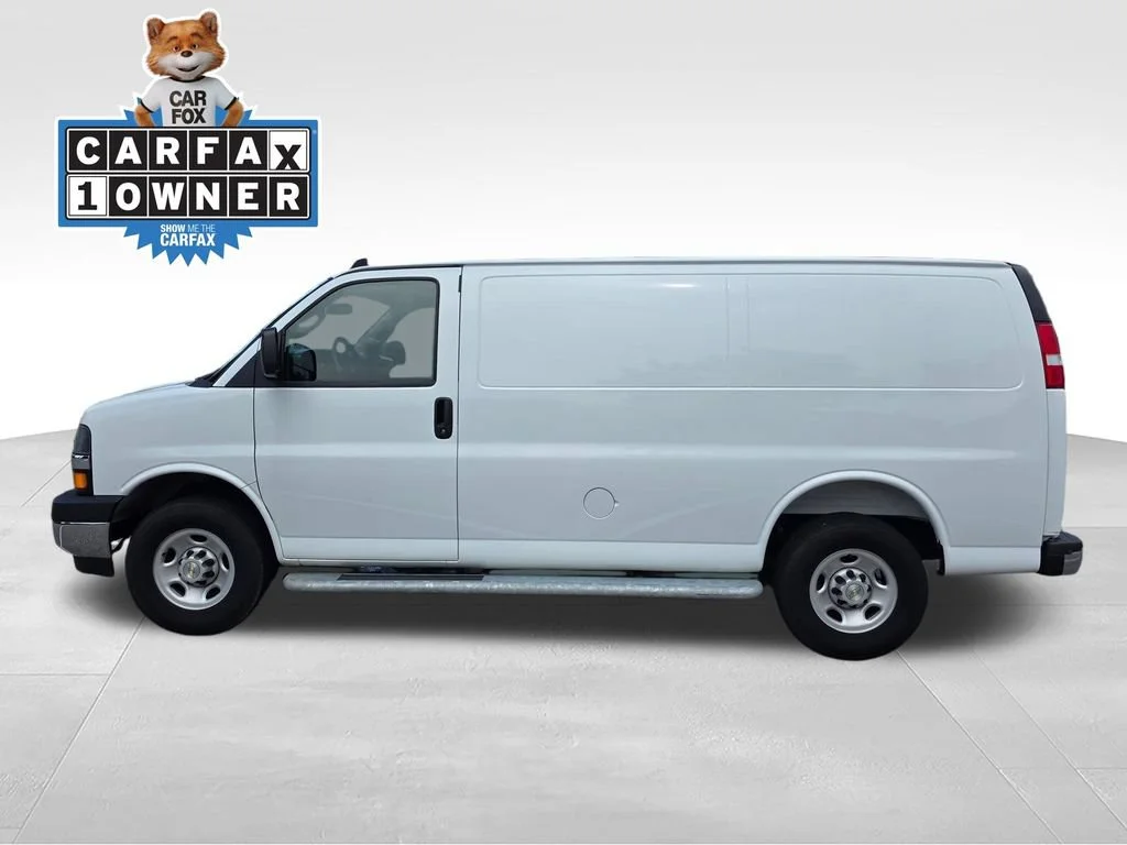 Used 2025 Summit White Chevrolet WT image 4