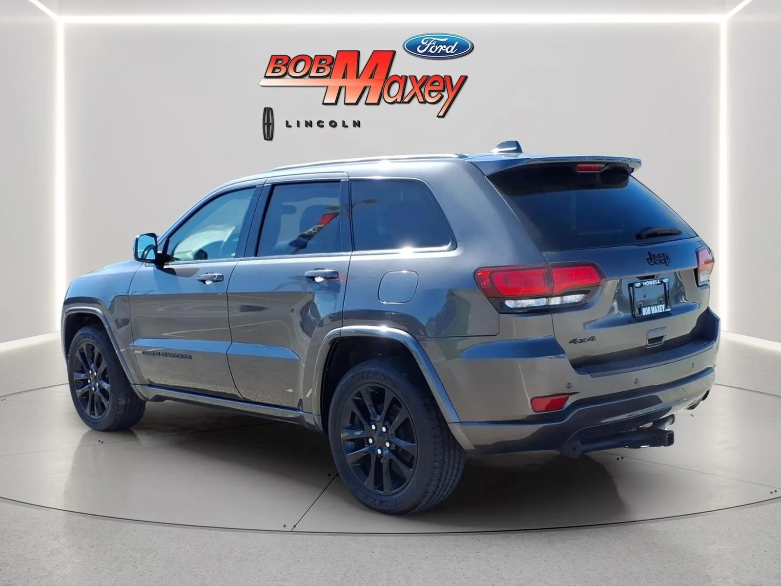 Used 2021 Granite Crystal Metallic Clearcoat Jeep Laredo X image 7