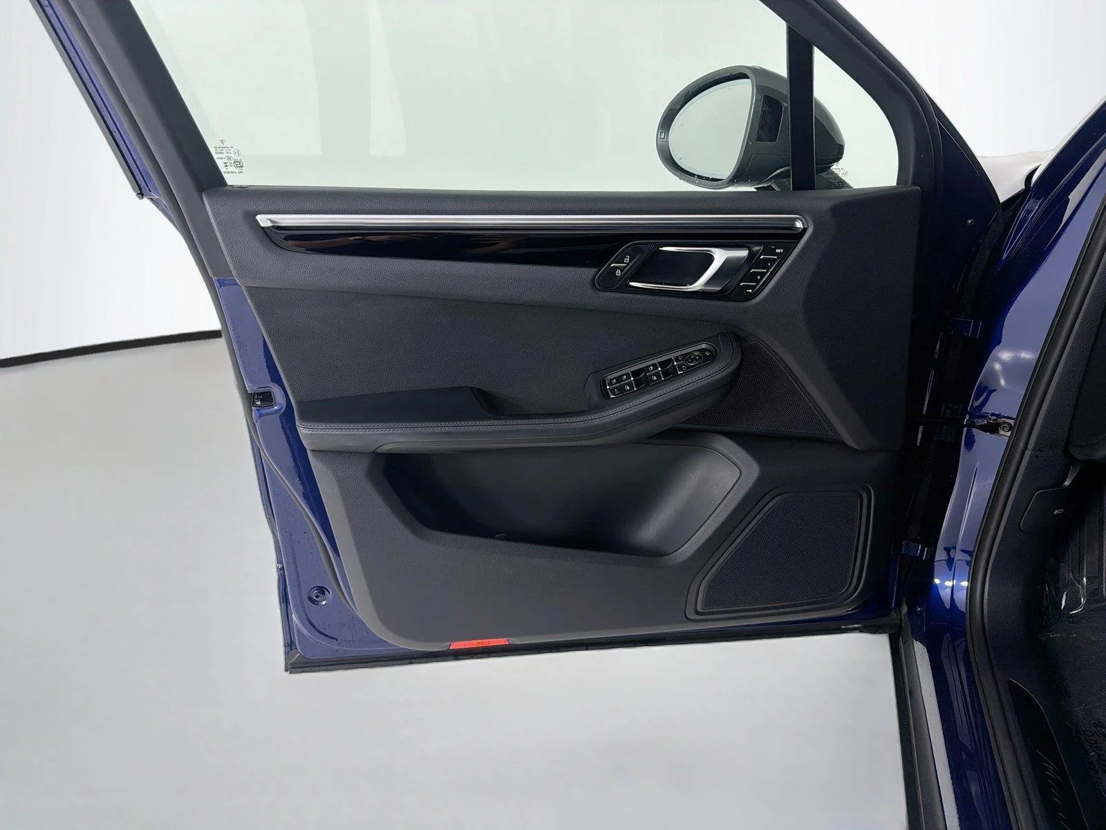 Certified Used 2024 Gentian Blue Metallic Porsche  image 6