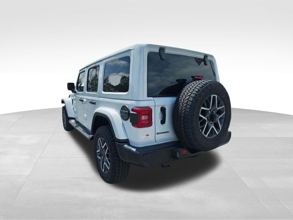 New 2026 Bright White Clear-Coat Exterior Paint Jeep Sahara image 3