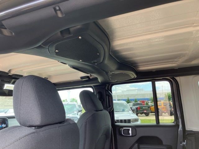 New 2026 Granite Crystal Metallic Clearcoat Jeep Willys image 25