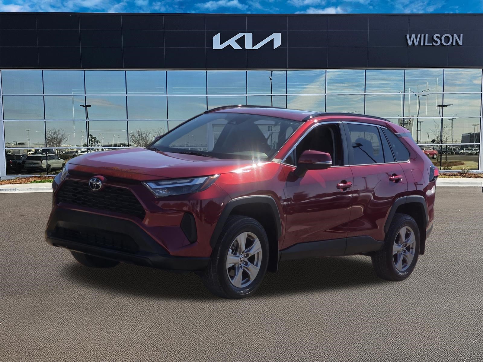 Used 2025 Ruby Flare Pearl Toyota XLE image 7