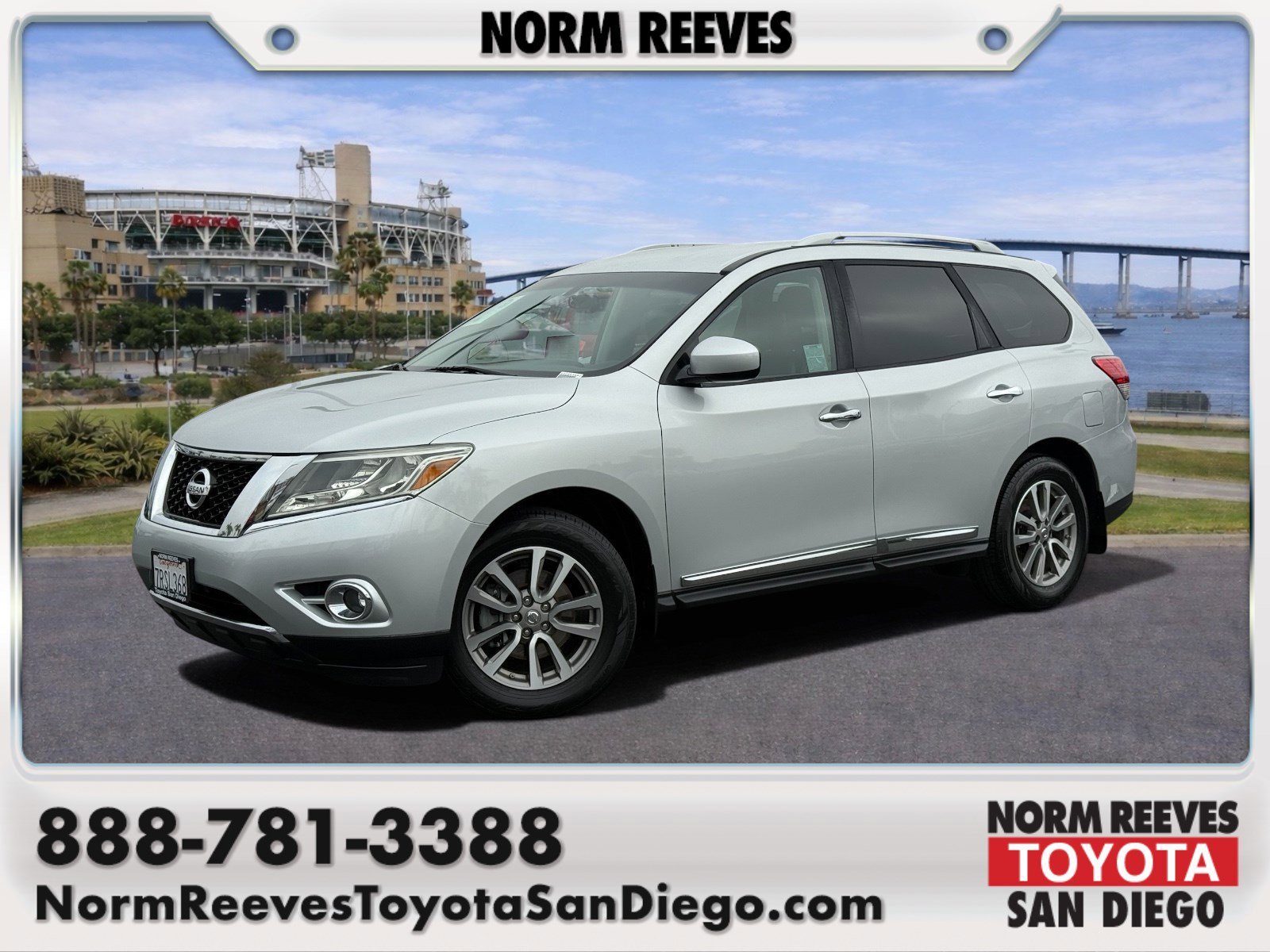 2015 Nissan Pathfinder SL 2WD's photo