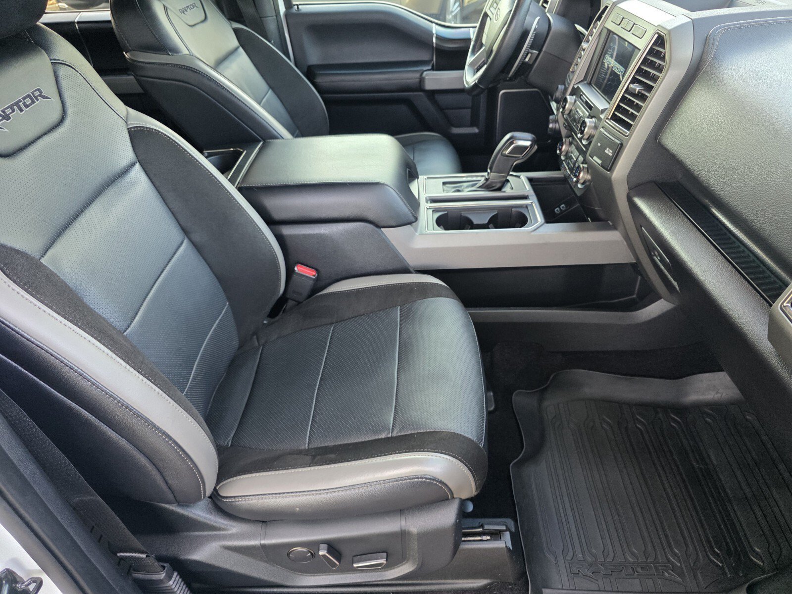 Used 2017 Oxford White Ford Raptor image 3