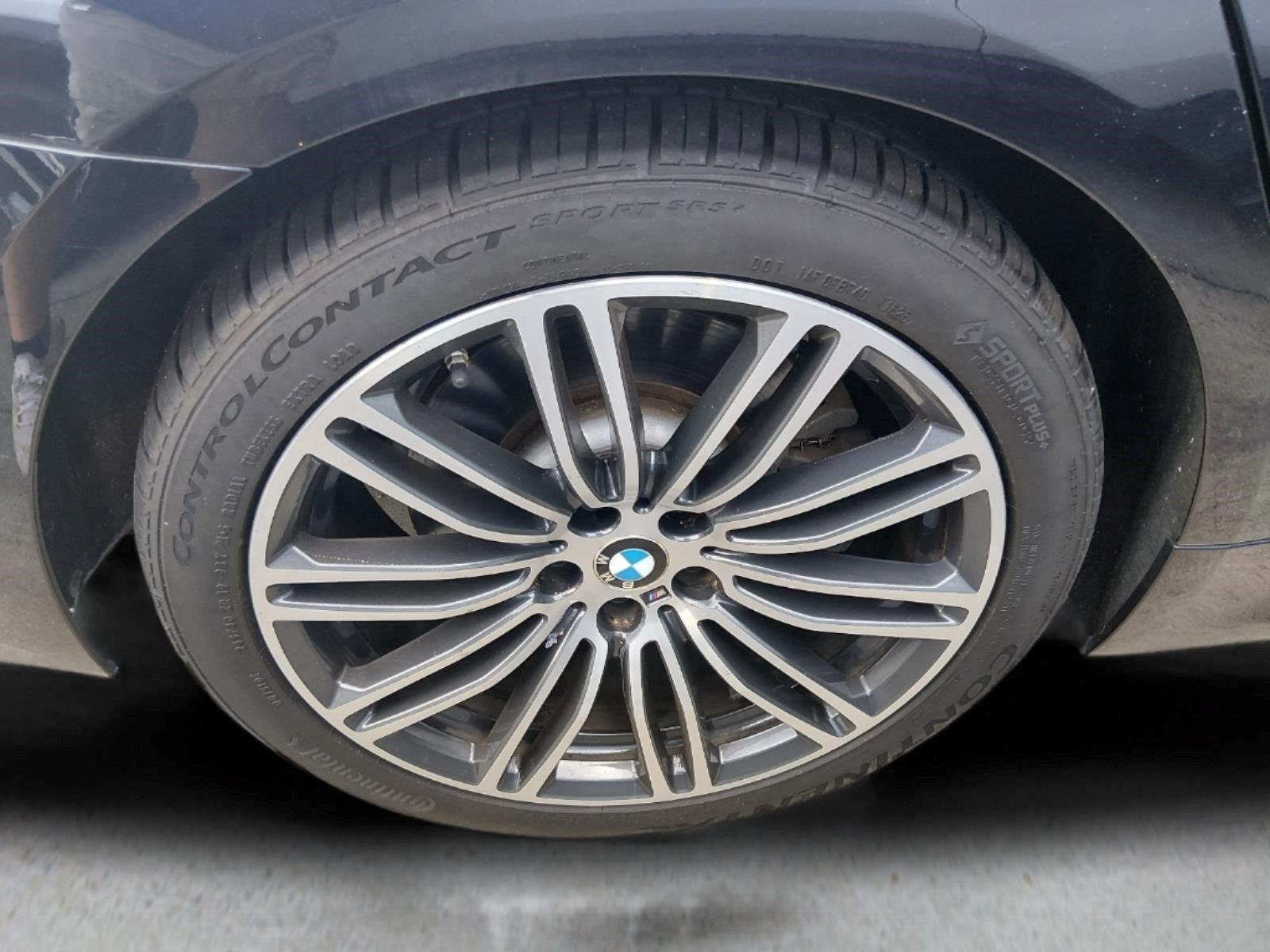 Used 2019 Carbon Black Metallic BMW 540i image 16