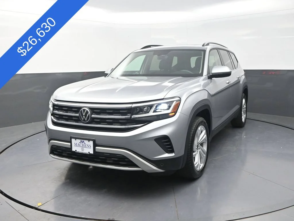 Used 2023 Silver Volkswagen 2.0T SE w/Technology image 4