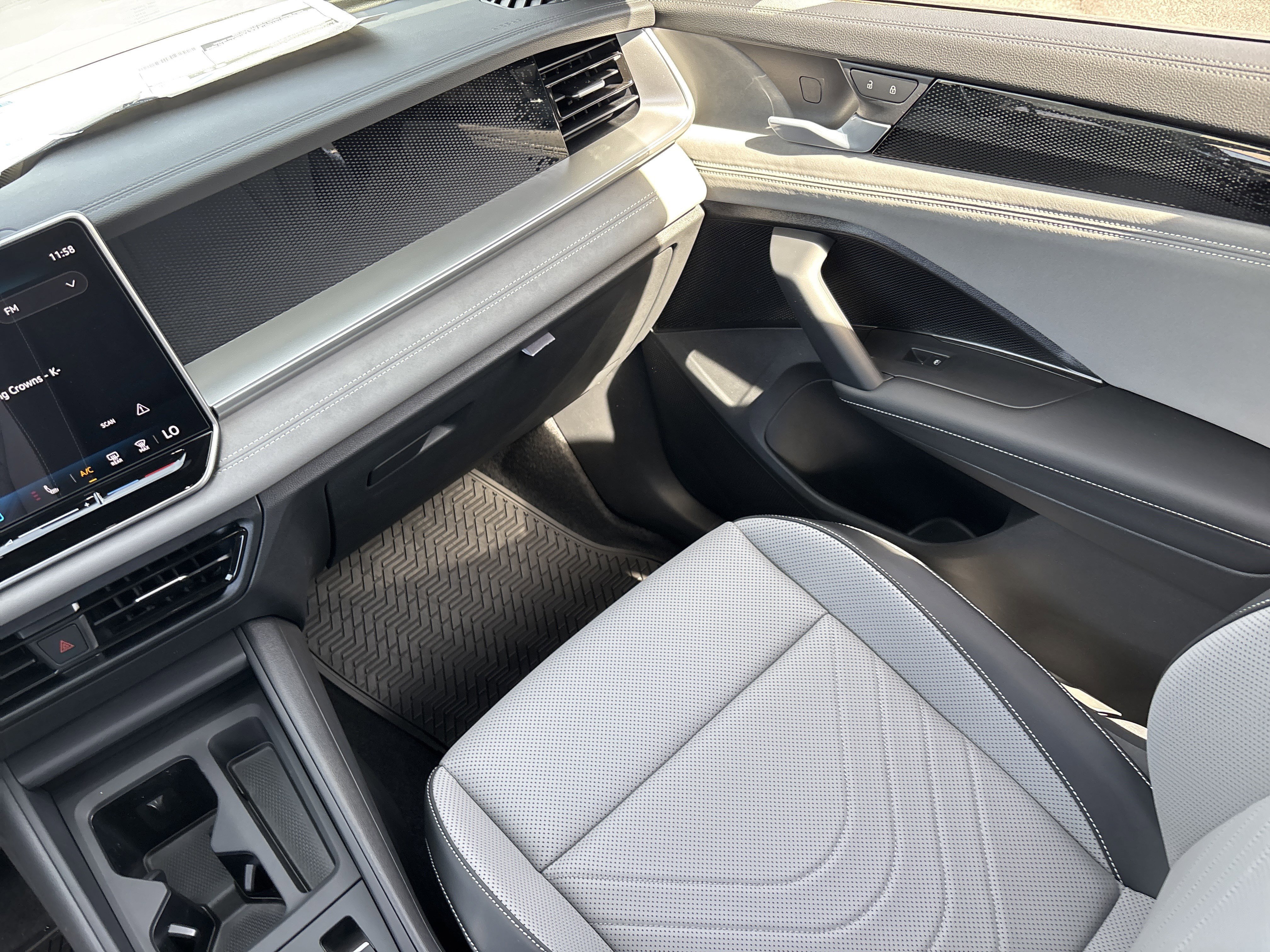New 2026 Platinum Gray Metallic Volkswagen SE R-Line Black image 12