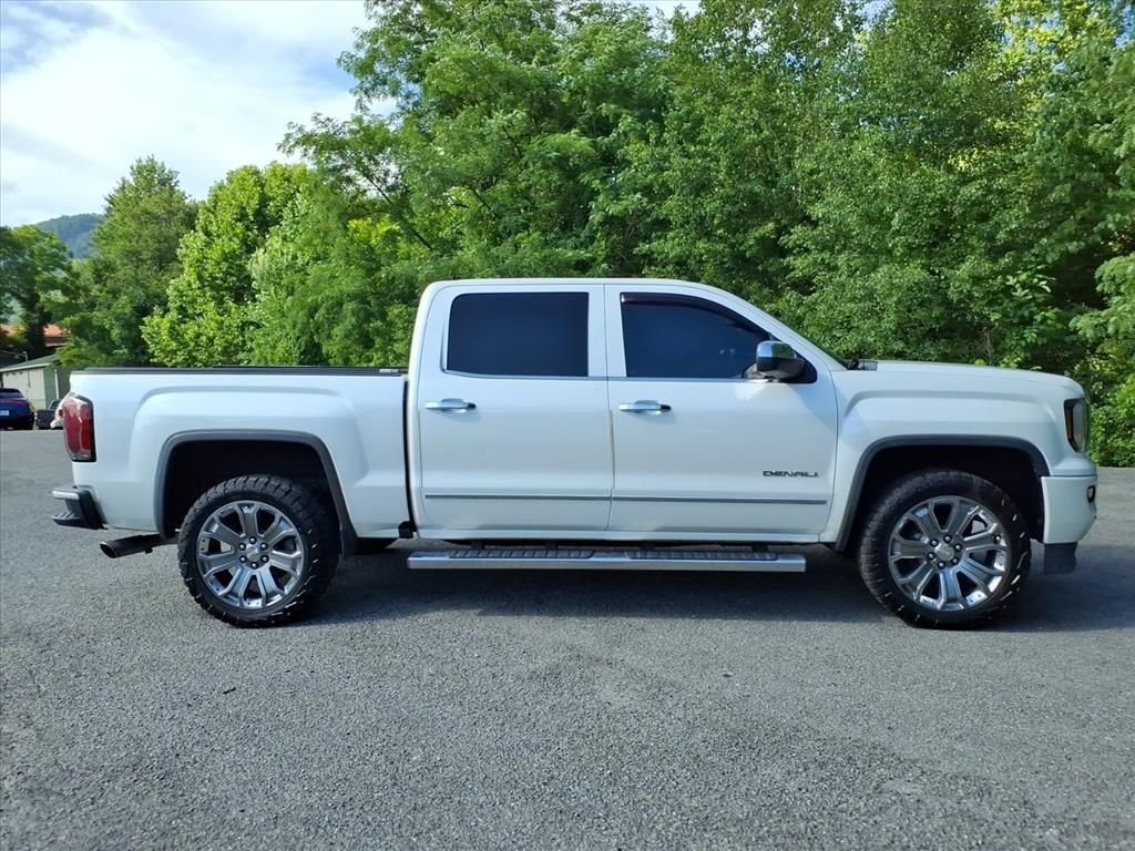 Used 2017 White GMC Denali image 7