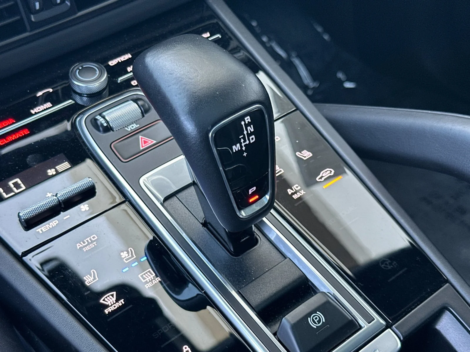 Used 2022 QUARTZITE GREY Porsche Turbo Coupe image 22