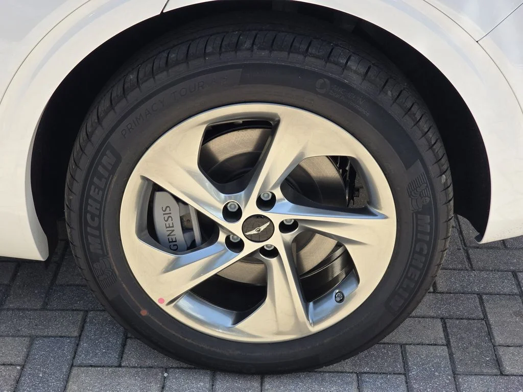 New 2026 White Genesis 2.5T image 5