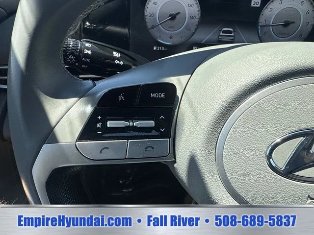 Used 2023  Hyundai SEL image 27