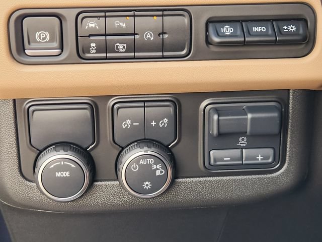2024 Chevrolet Suburban Premier - Photo 21