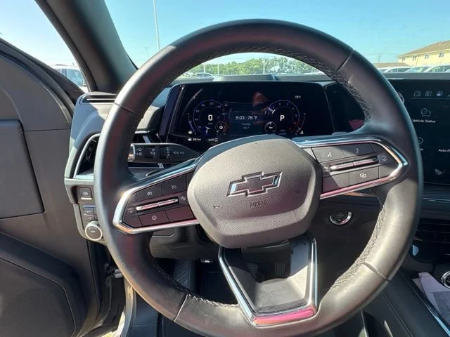 2025 Chevrolet Suburban Z71 - Photo 13
