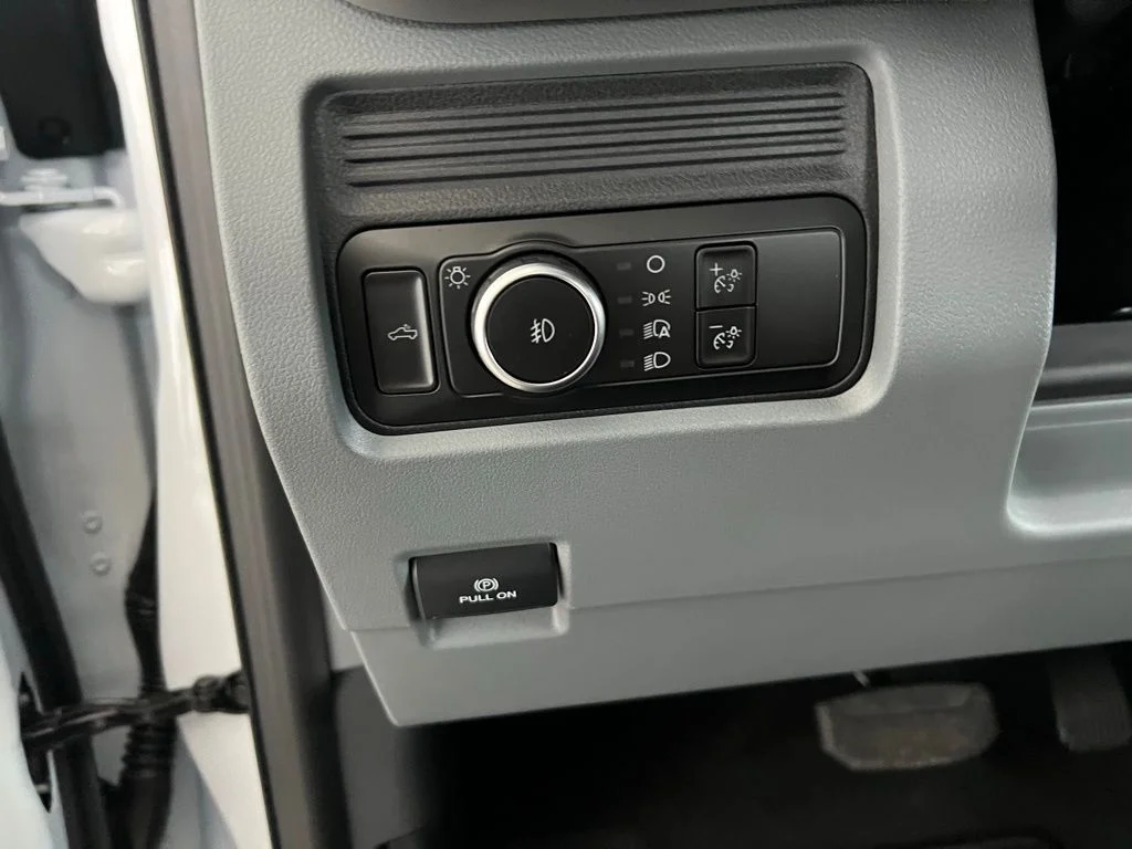 New 2026 Oxford White Ford F-250® XL image 10