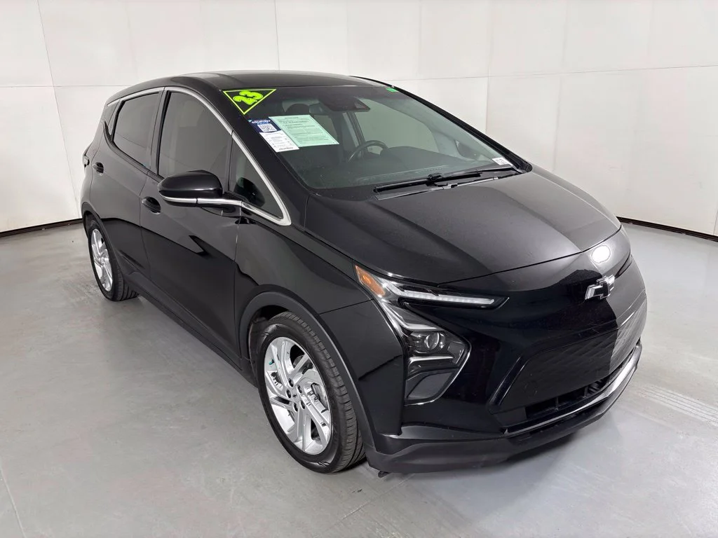 Used 2023 Black Chevrolet 1LT image 2