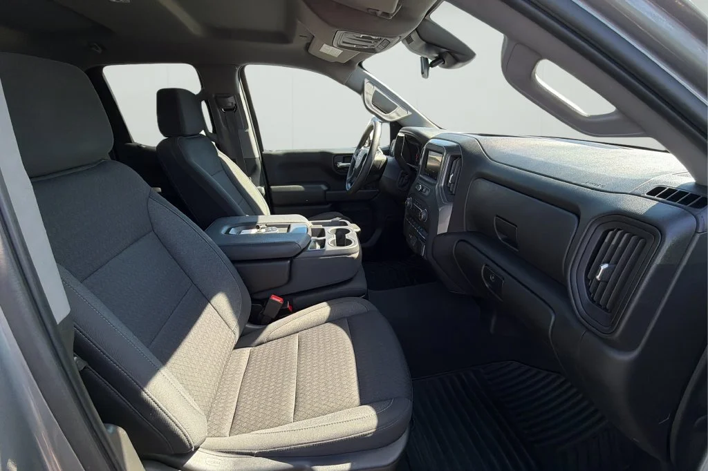 Used 2023 STERLING GRAY METALLIC Chevrolet Custom image 15