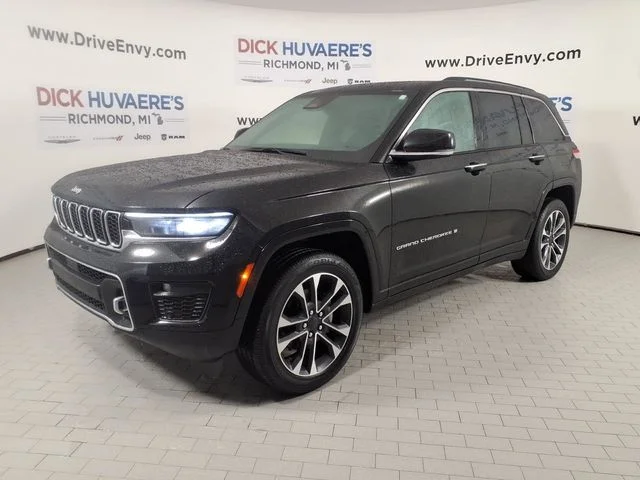 2023 Jeep Grand Cherokee Overland 4x4's photo