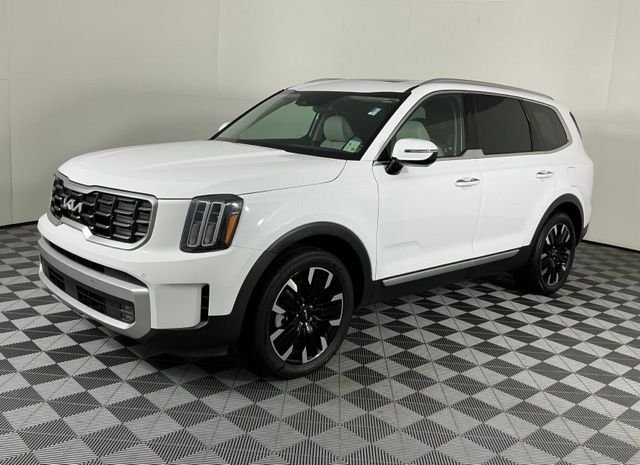 Used 2024 White Kia SX image 4