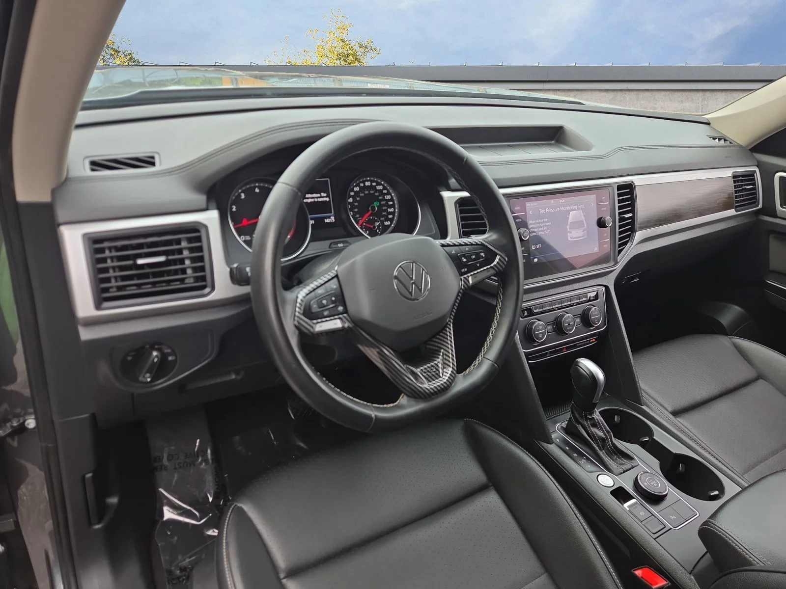 Used 2021  Volkswagen 3.6L V6 SE w/Technology image 10