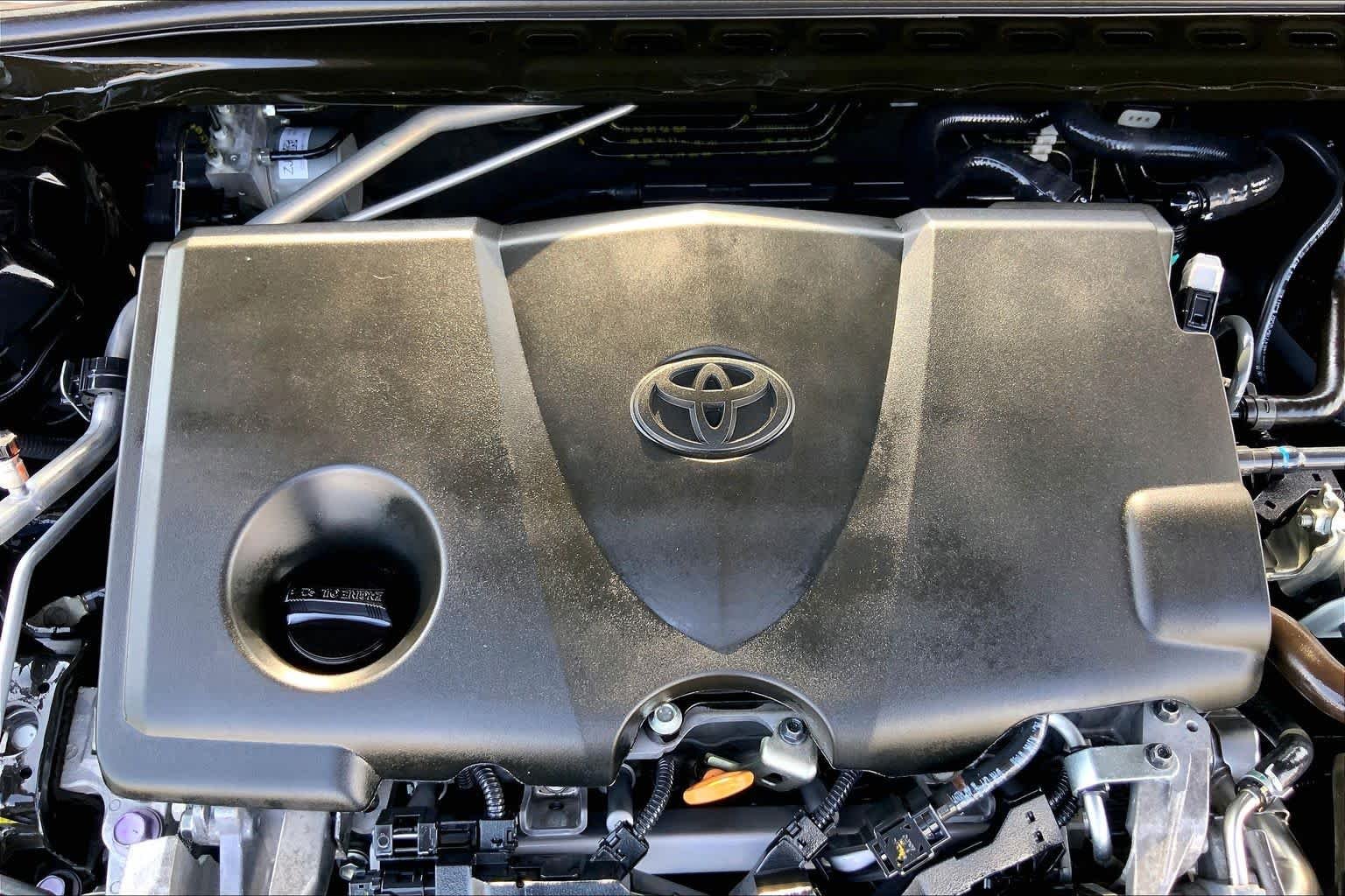 Used 2019 Midnight Black Metallic Toyota XSE image 32