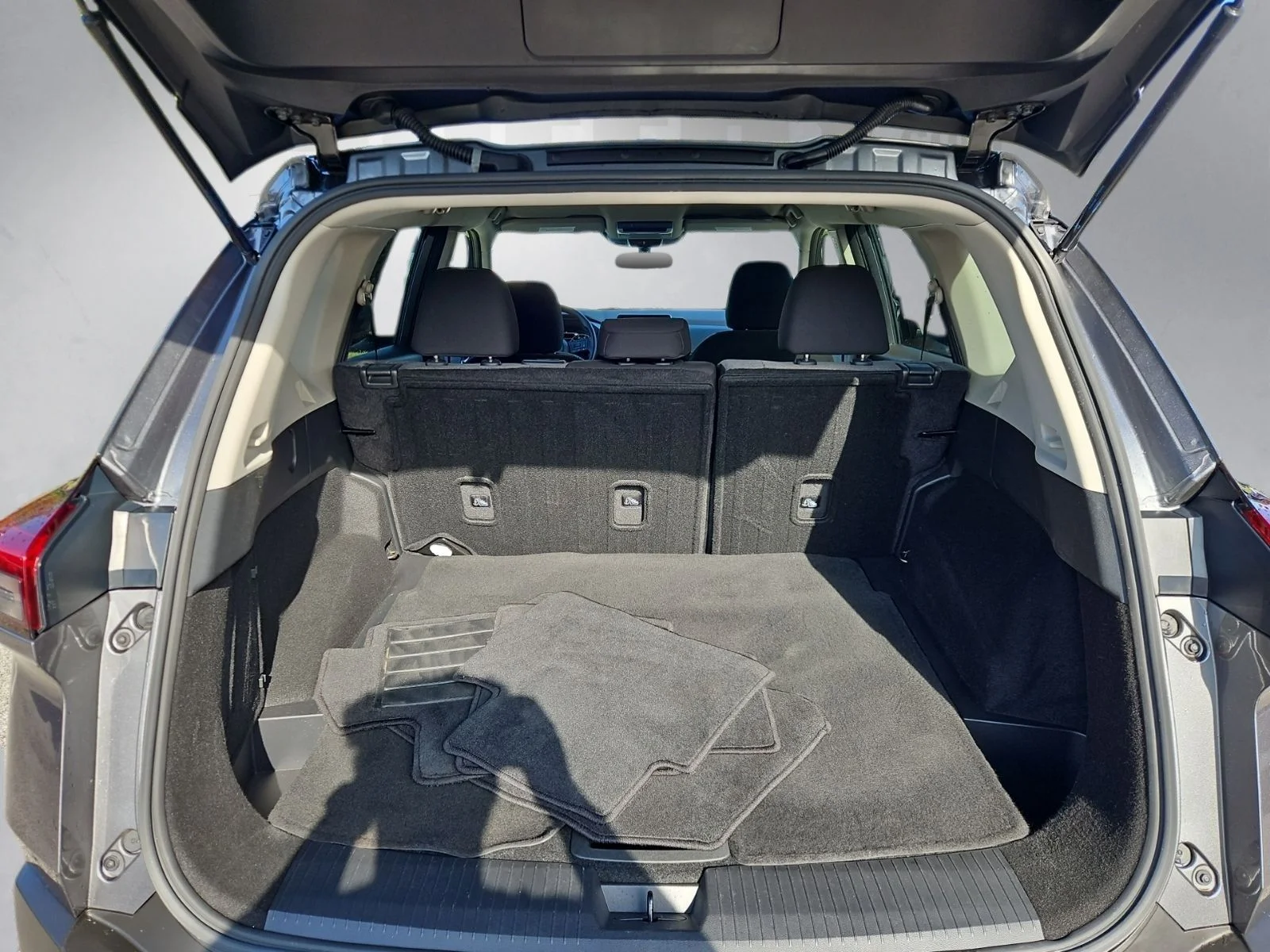 Used 2023 Gray Nissan SV image 23